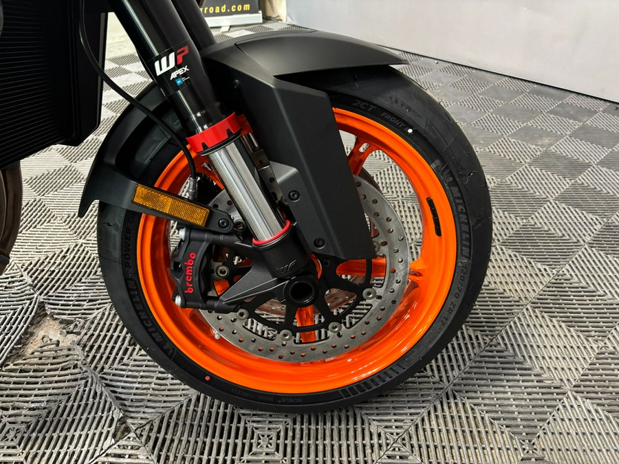 2026 KTM 990 Duke R