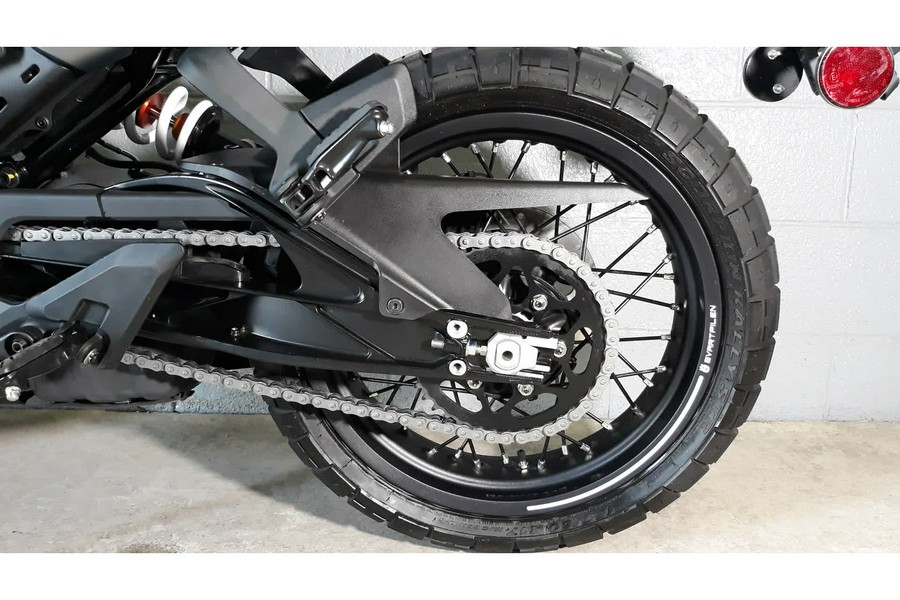 2024 Husqvarna SVARTPILEN 401