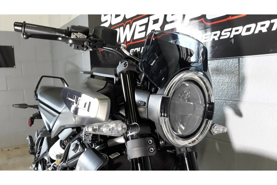 2024 Husqvarna SVARTPILEN 401