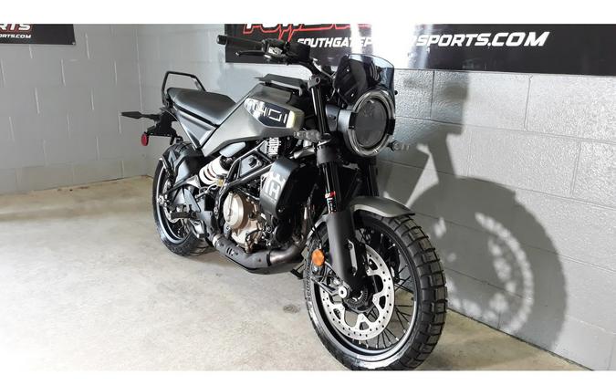 2024 Husqvarna SVARTPILEN 401