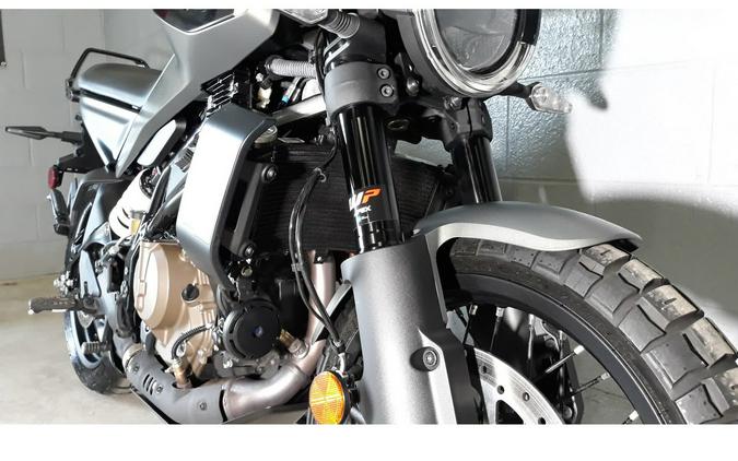 2024 Husqvarna SVARTPILEN 401