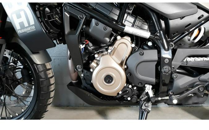 2024 Husqvarna SVARTPILEN 401