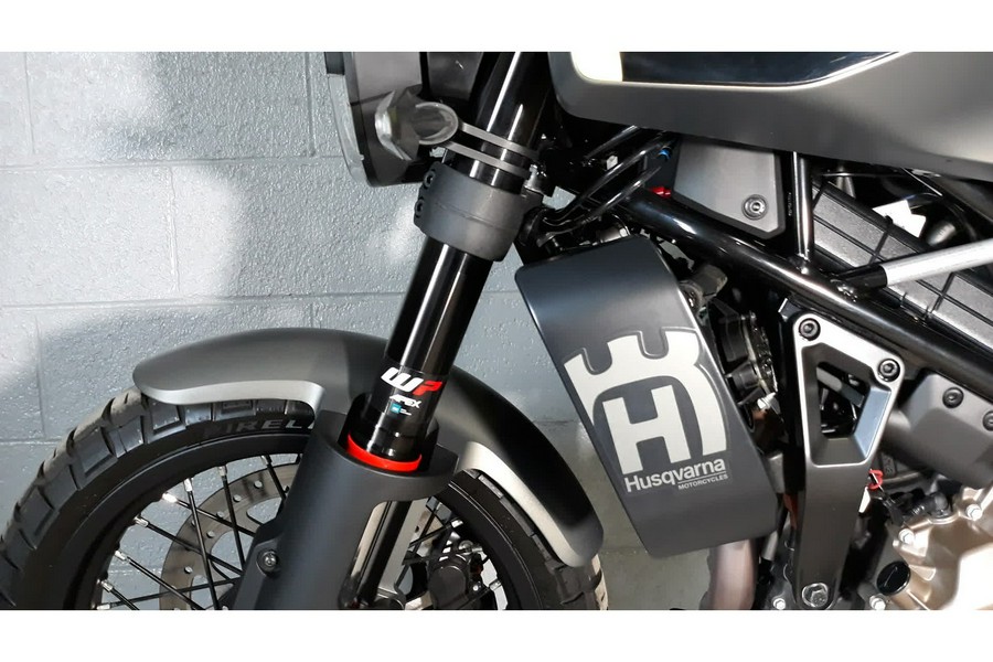 2024 Husqvarna SVARTPILEN 401