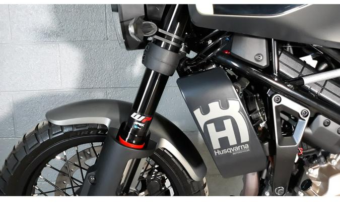 2024 Husqvarna SVARTPILEN 401