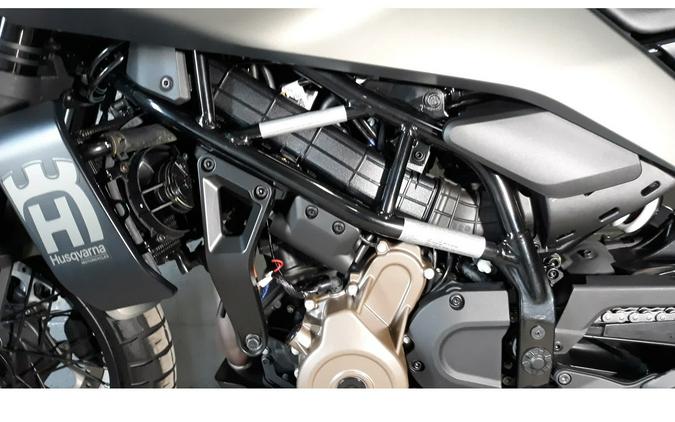 2024 Husqvarna SVARTPILEN 401
