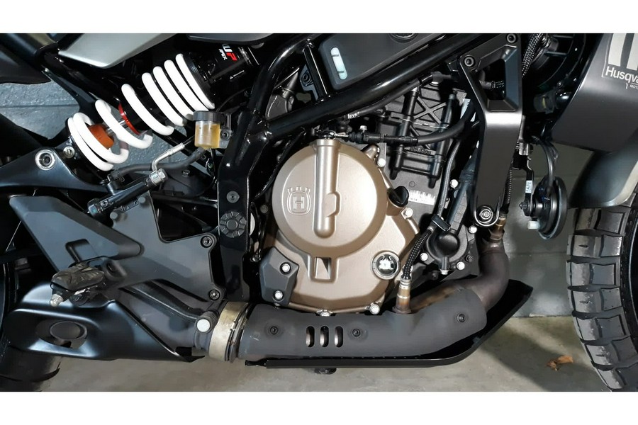 2024 Husqvarna SVARTPILEN 401