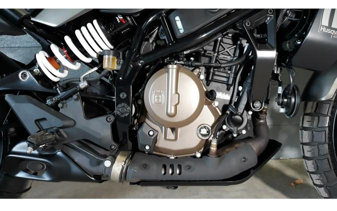 2024 Husqvarna SVARTPILEN 401