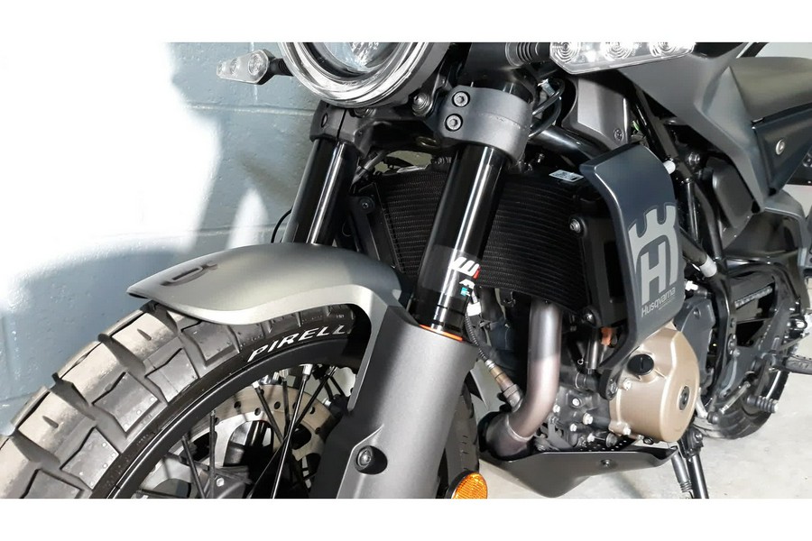 2024 Husqvarna SVARTPILEN 401