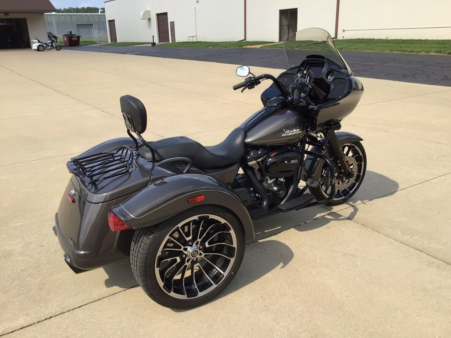 2023 FLTRT Road Glide® 3