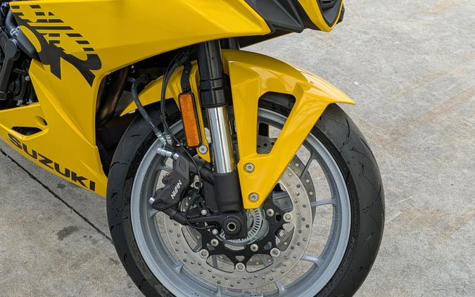 2025 Suzuki GSX-8R