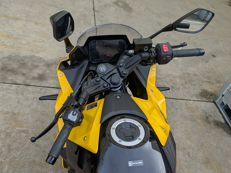 2025 Suzuki GSX-8R