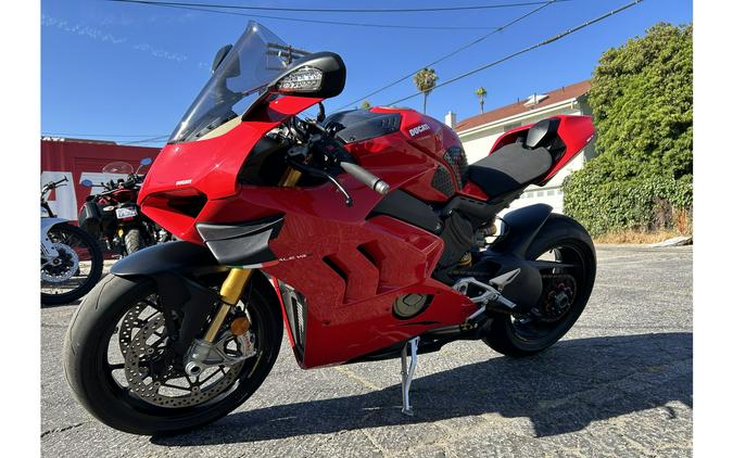 2022 Ducati Panigale V4 S