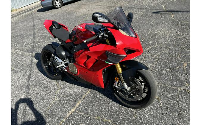 2022 Ducati Panigale V4 S