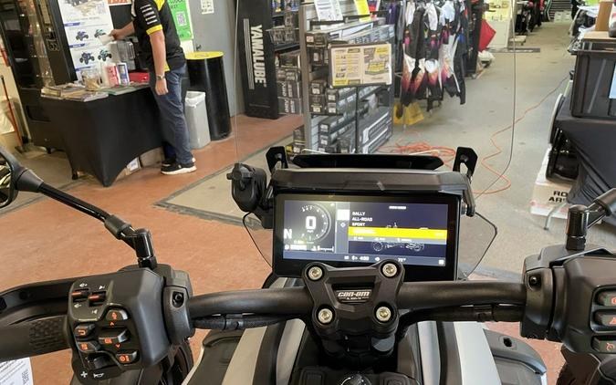 2025 Can-Am® Canyon