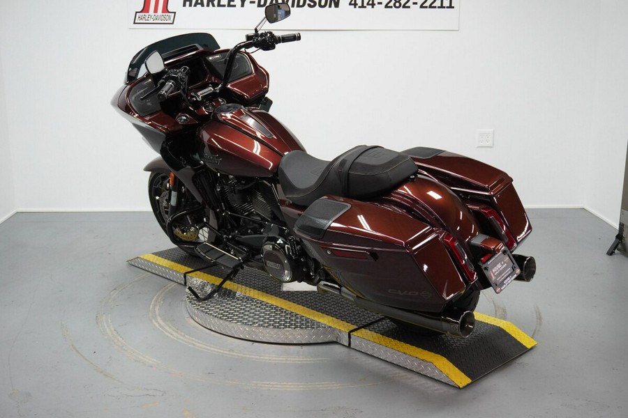2024 Harley-Davidson® CVO™ Road Glide® Copperhead