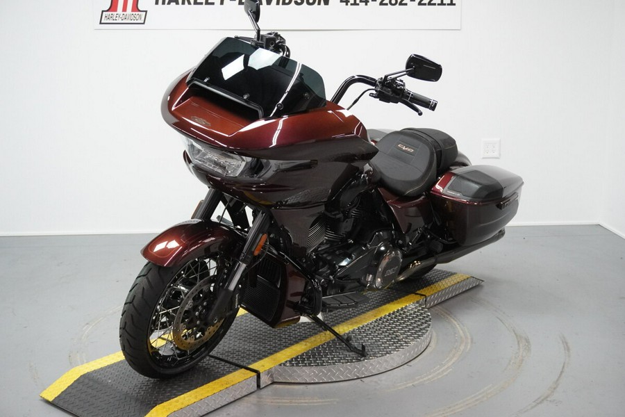 2024 Harley-Davidson® CVO™ Road Glide® Copperhead