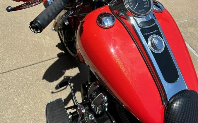 2017 Harley-Davidson Freewheeler Custom Colour Laguna Orange