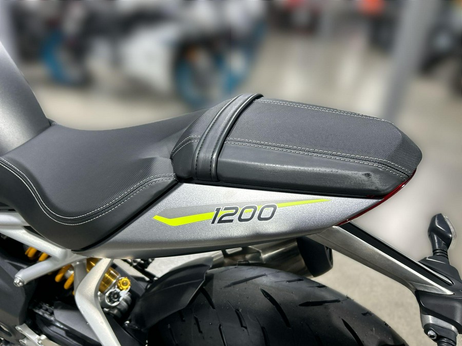 2023 Triumph STREET TRIPLE 1200 RS