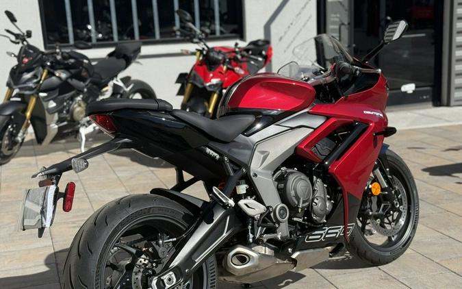 2025 Triumph Daytona 660 Carnival Red/Sapphire Black