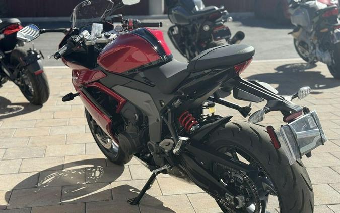 2025 Triumph Daytona 660 Carnival Red/Sapphire Black