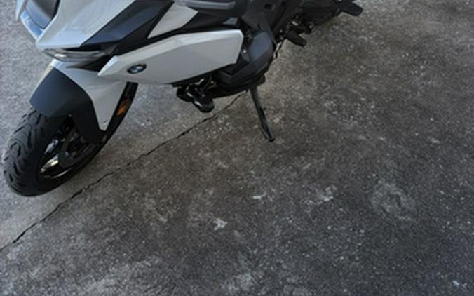 2026 BMW R 1300 RT Alpine White 3