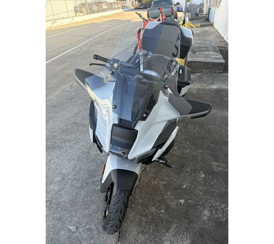 2026 BMW R 1300 RT Alpine White 3