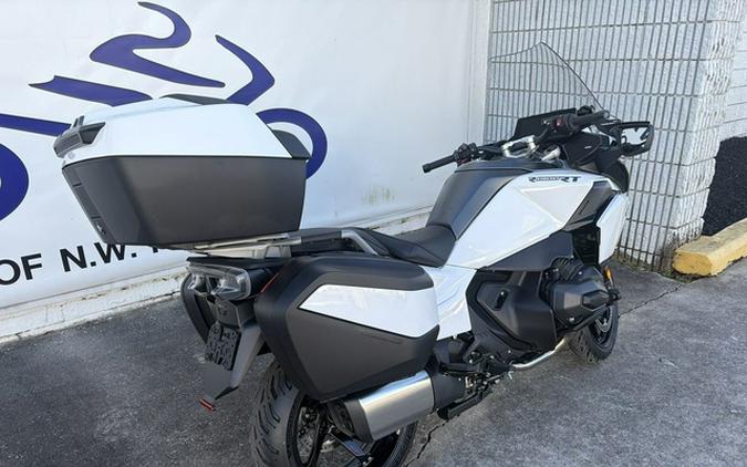 2026 BMW R 1300 RT Alpine White 3