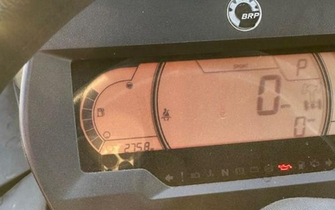 2021 Can-Am® Commander XT