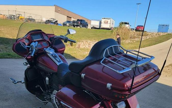 2016 Harley-Davidson® FLTRUSE - CVO™ Road Glide Ultra®