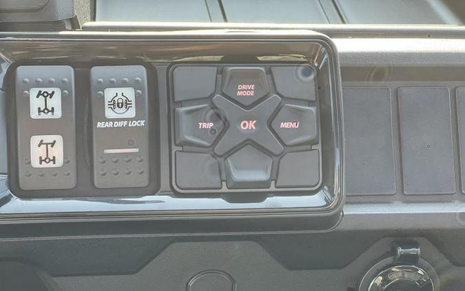 2025 Can-Am® Defender XT HD10