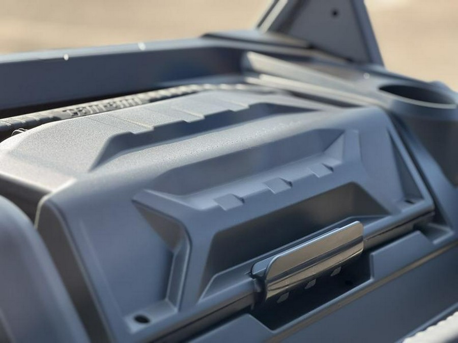 2025 Can-Am® Defender XT HD10