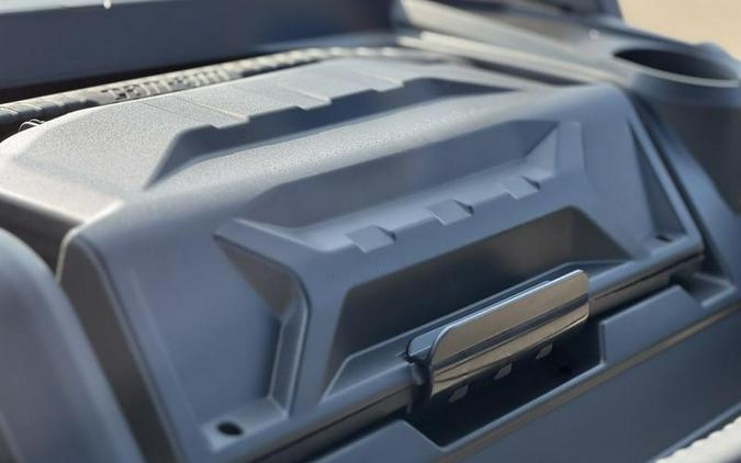 2025 Can-Am® Defender XT HD10