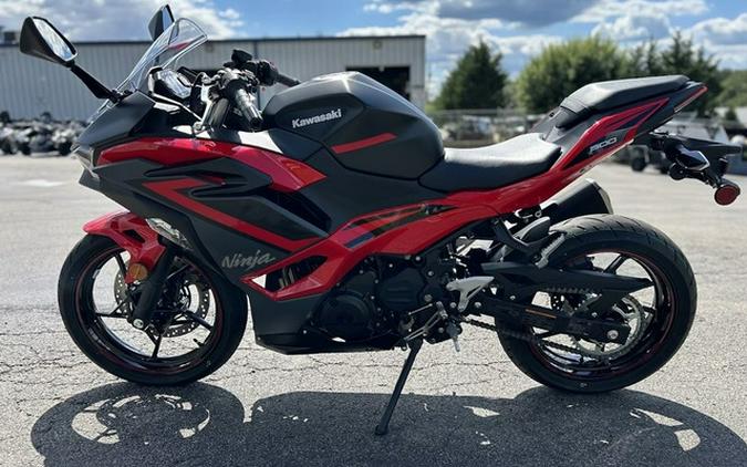 2025 Kawasaki Ninja 500 ABS Passion Red/Metallic Flat Spark Bla