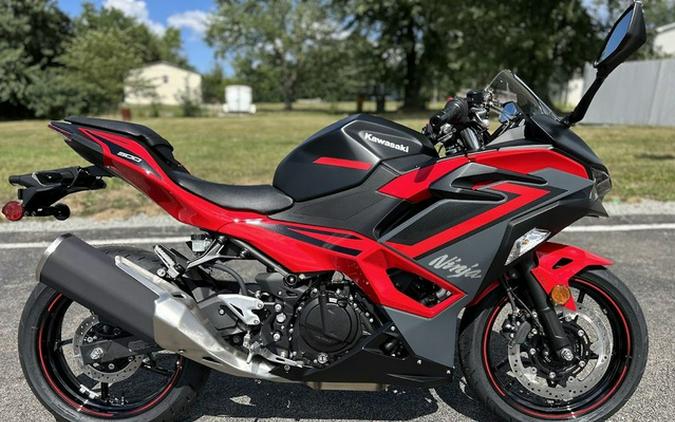 2025 Kawasaki Ninja 500 ABS Passion Red/Metallic Flat Spark Bla