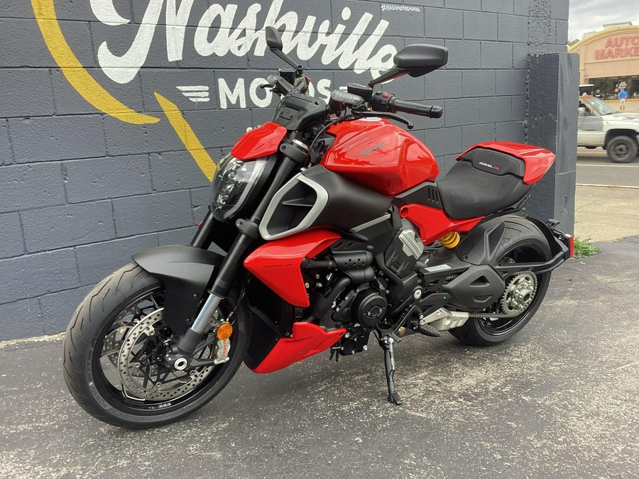 2026 Ducati DIAVEL V4