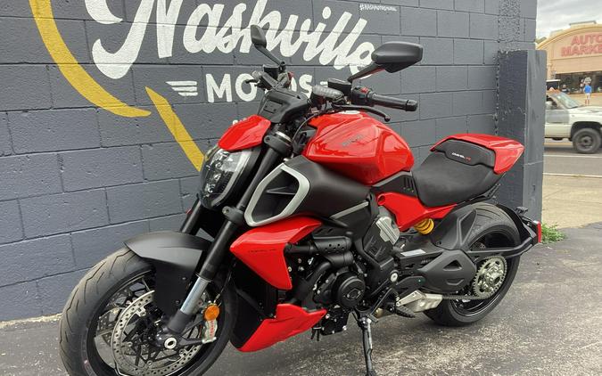 2026 Ducati DIAVEL V4