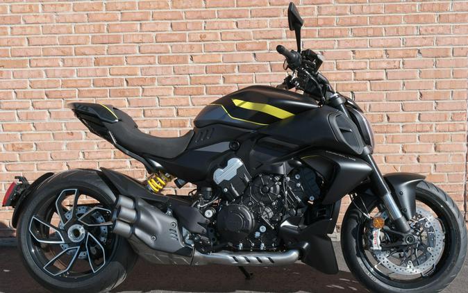 2026 Ducati Diavel V4 RS