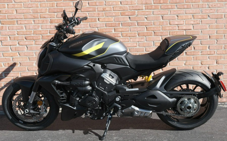 2026 Ducati Diavel V4 RS