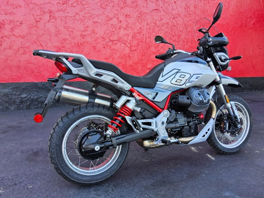 2025 Moto Guzzi V85 TT