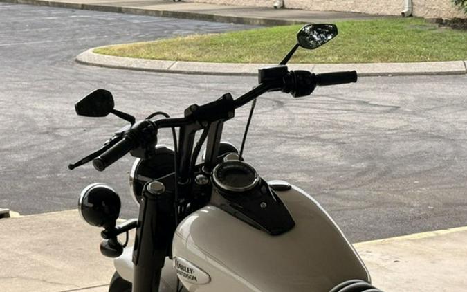 2022 Harley-Davidson Softail FLHCS - Heritage Classic 114