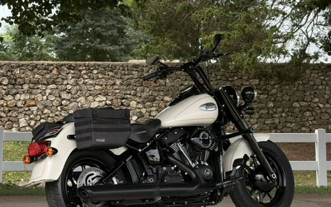 2022 Harley-Davidson Softail FLHCS - Heritage Classic 114