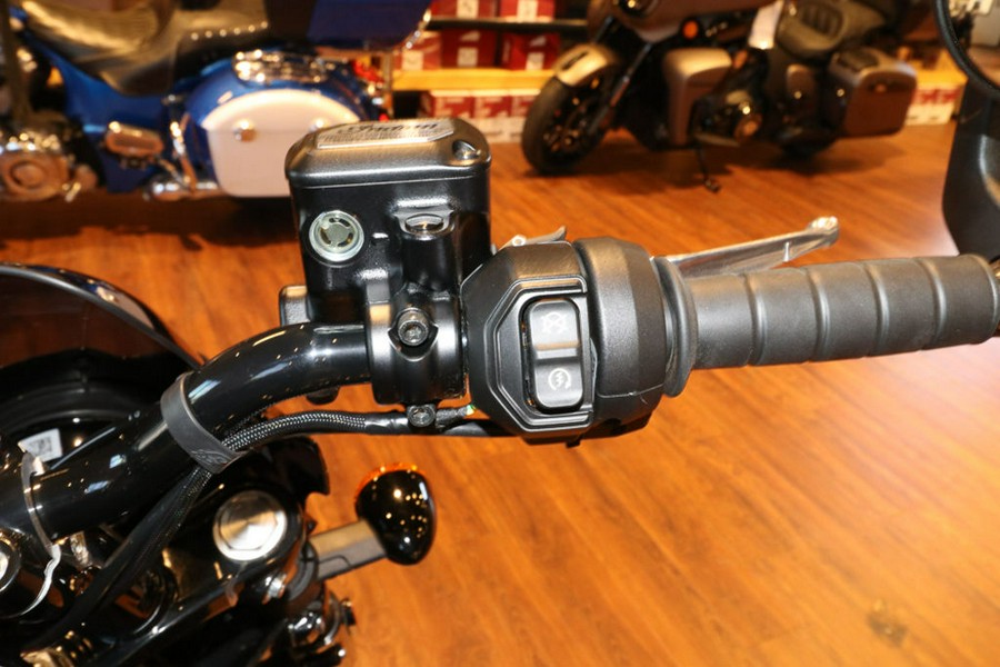 2025 Indian Motorcycle® Sport Scout® Limited Black Metallic