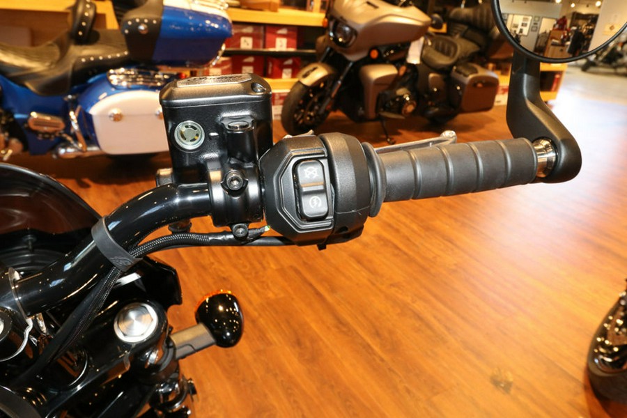 2025 Indian Motorcycle® Sport Scout® Limited Black Metallic