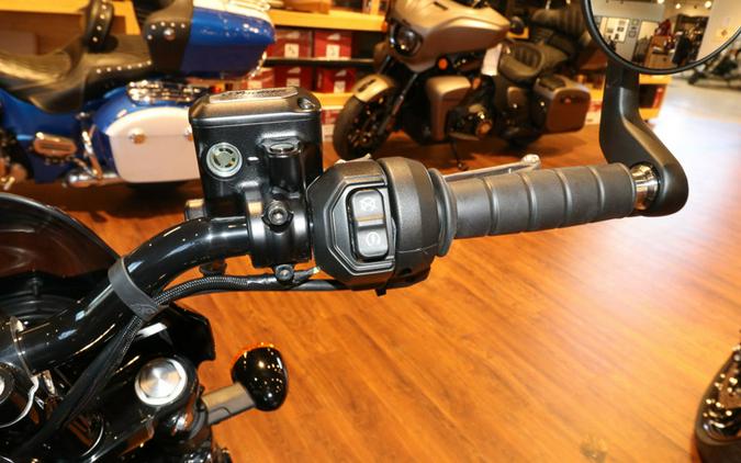 2025 Indian Motorcycle® Sport Scout® Limited Black Metallic