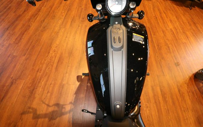2025 Indian Motorcycle® Sport Scout® Limited Black Metallic