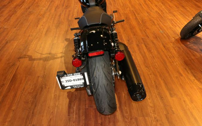 2025 Indian Motorcycle® Sport Scout® Limited Black Metallic