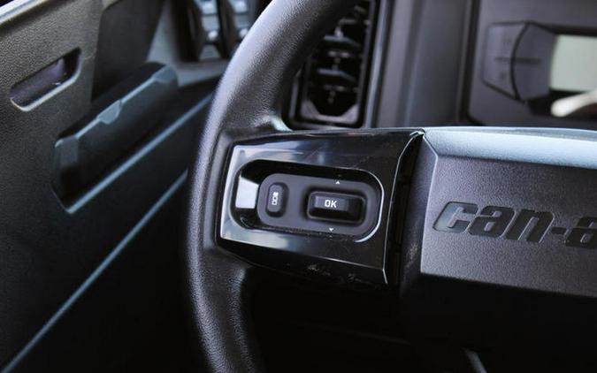 2026 Can-Am® Defender MAX XT CAB HD11 With 10.25 in.display