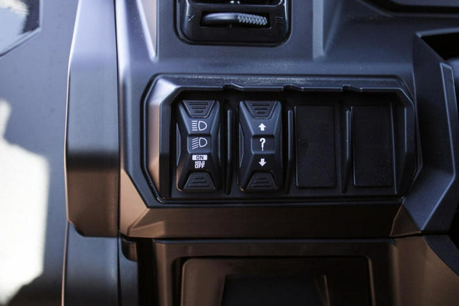 2026 Can-Am® Defender MAX XT CAB HD11 With 10.25 in.display