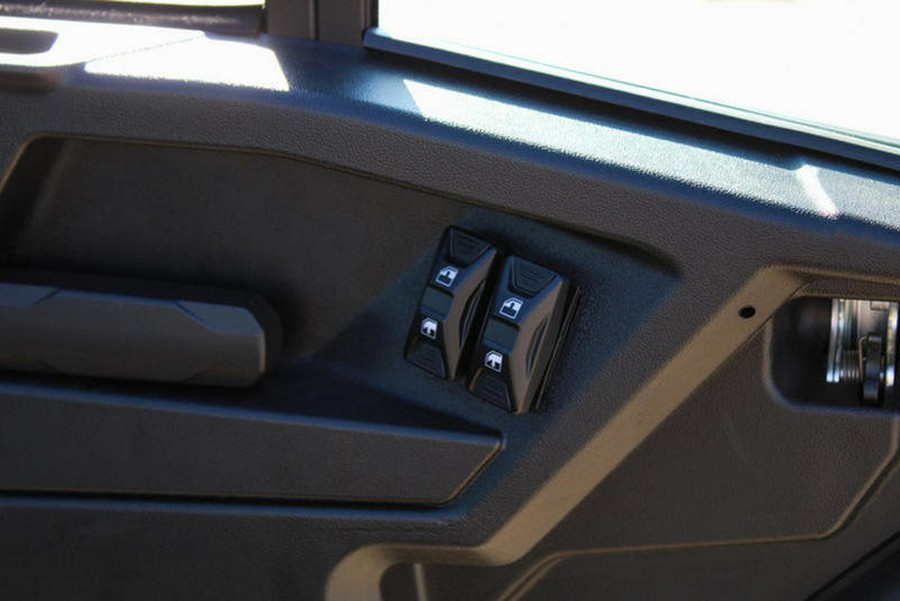 2026 Can-Am® Defender MAX XT CAB HD11 With 10.25 in.display