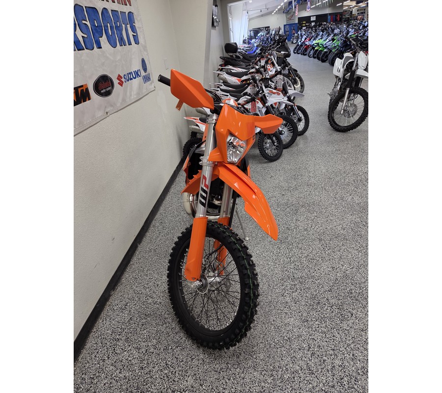 2027 KTM 250 XC W - KT8681